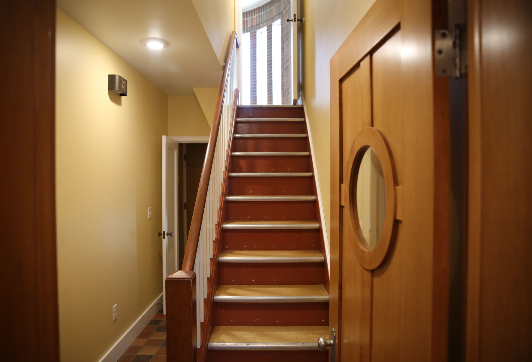 Egloff House - 312 E State St (8).jpg